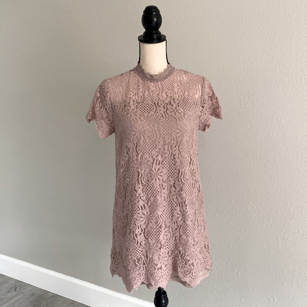 Cute lace lilac/dusty rose mini sheath dress